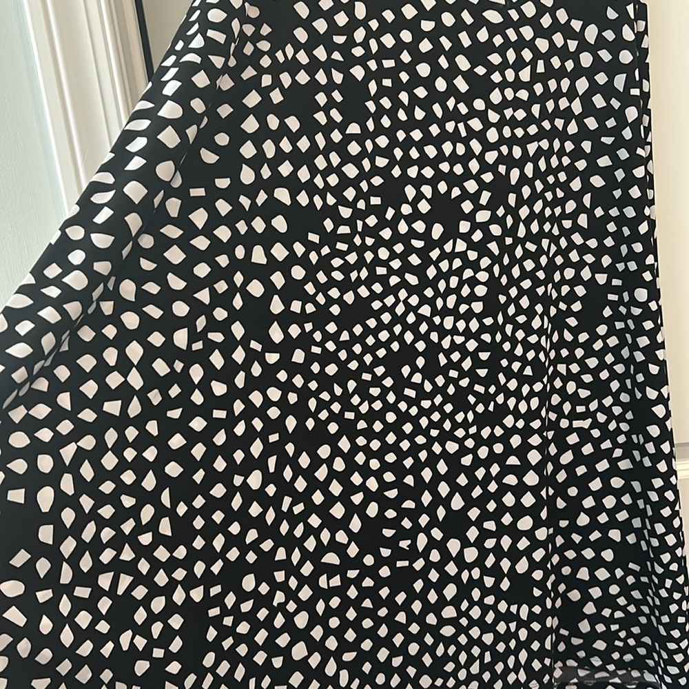 NWOT.  Woman’s LuLaRoe maxi skirt with black background and white shape pattern. - Picture 4 of 7